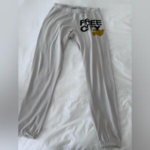 White Free city sweatpants size XL